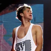 Niall Horan - List pictures