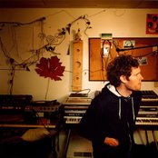 Chad Vangaalen - List pictures