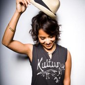 Vicci Martinez - List pictures