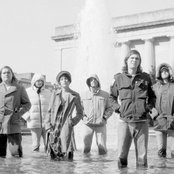 Far-less - List pictures