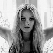 Anna Puu - List pictures