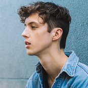 Troye Sivan - List pictures