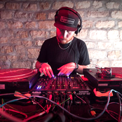 Julio Bashmore - List pictures