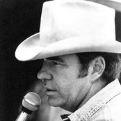 Hoyt Axton - List pictures