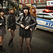 Dum Dum Girls - List pictures