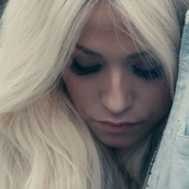 Amelia Lily - List pictures