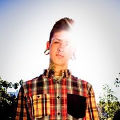 T. Mills - List pictures