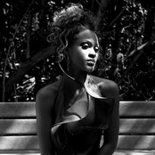 Shontelle - List pictures