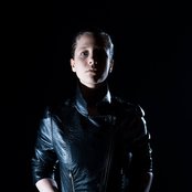 Anna Aaron - List pictures