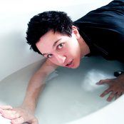 Al Axy - List pictures