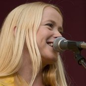 Tina Dickow - List pictures