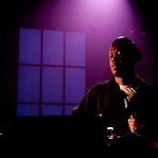 Robert Hood - List pictures