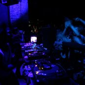 Benga - List pictures