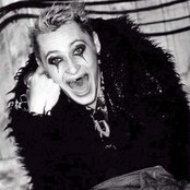 Shura - List pictures