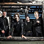 Walking Papers - List pictures