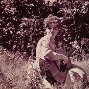 Bonnie Dobson - List pictures