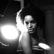 Laura Izibor - List pictures