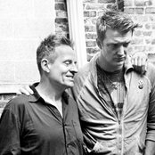 Them Crooked Vultures - List pictures