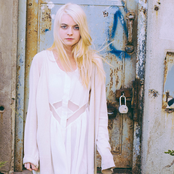 Holly Henry - List pictures