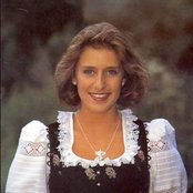 Stefanie Hertel - List pictures