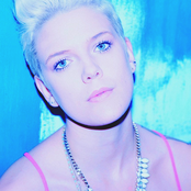 Betty Who - List pictures