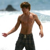Zac Efron - List pictures