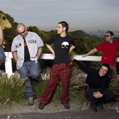 Linea 77 - List pictures