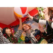 Lulu And The Lampshades - List pictures