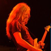 Jerry Cantrell - List pictures