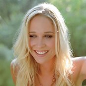 Catherine Britt - List pictures