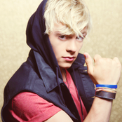 Ross Lynch - List pictures
