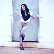 Ellona Santiago - List pictures