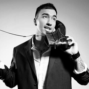 Joey Moe - List pictures