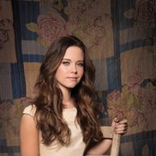 Sierra Hull - List pictures