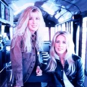 The Kinleys - List pictures