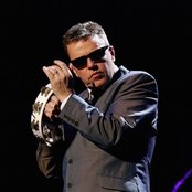 Suggs - List pictures