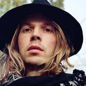 Beck - List pictures