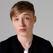 Isac Elliot - List pictures