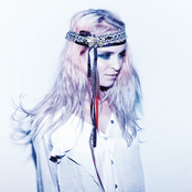 Kyla La Grange - List pictures