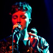 Polica - List pictures