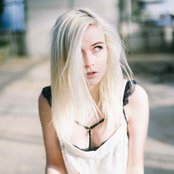 Holly Henry - List pictures