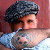 Michael Andrews Feat Gary Jules - List pictures