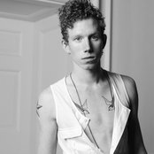 Erik Hassle - List pictures