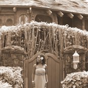 Iyeoka - List pictures