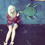 Nina Nesbitt - List pictures