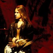 Jerry Cantrell - List pictures