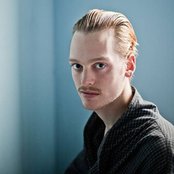 Sean Nicholas Savage - List pictures