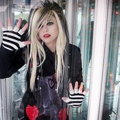 Stitched Up Heart - List pictures