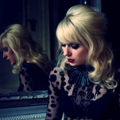 Amanda Jenssen - List pictures