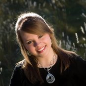 Holly Tucker - List pictures